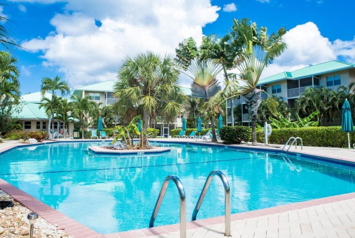 Beach Living At Plantation Village Blgs George Town Exterior photo